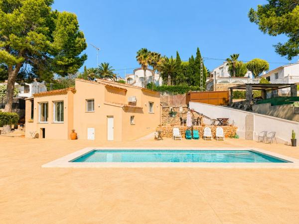 Chalet independiente en venta en Casa o chalet en El Montgó, Denia, Denia
 photo 1