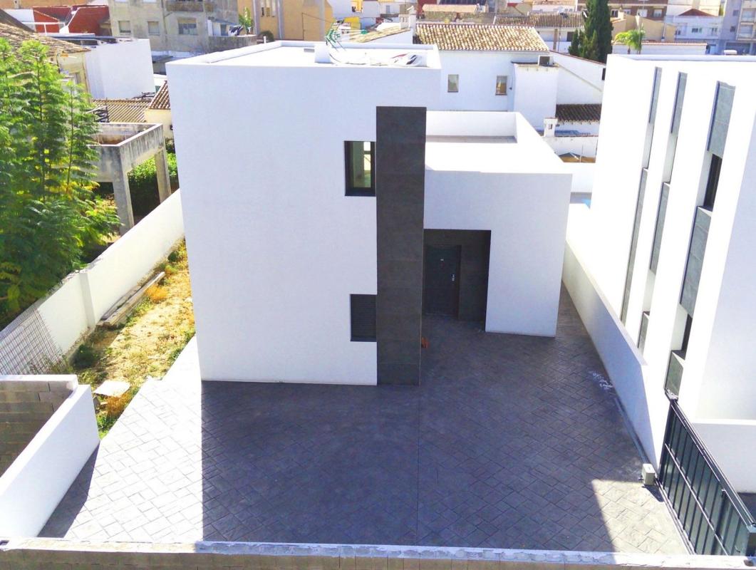 Properties for sale and rent in Spain photo 3