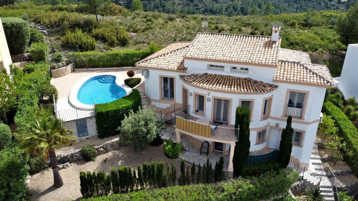 Properties for sale and rent in Spain photo 1