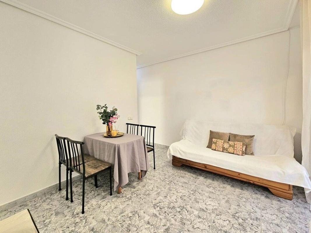 Venta de piso en Piso en Antonio Machado, Torrevieja, Torrevieja
 photo 3