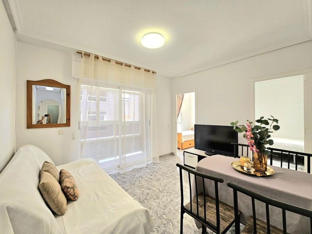 Venta de piso en Piso en Antonio Machado, Torrevieja, Torrevieja
 photo 4