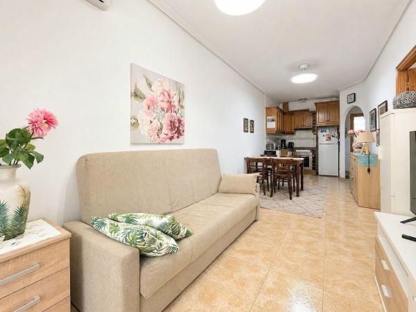 Venta de piso en Piso en Parque de las Naciones, Torrevieja, Torrevieja
thumbnail 1