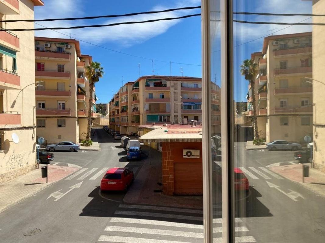 Sprzedaż mieszkania w Piso en Plaza de Oran, Colonia Requena - Virgen del Carmen, Alicante / Alacant, Alicante / Alacant
 photo 2