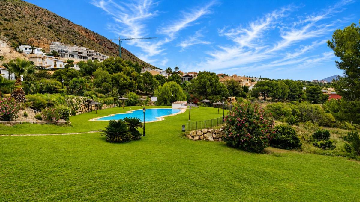 Propiedades en venta y alquiler en España photo 1