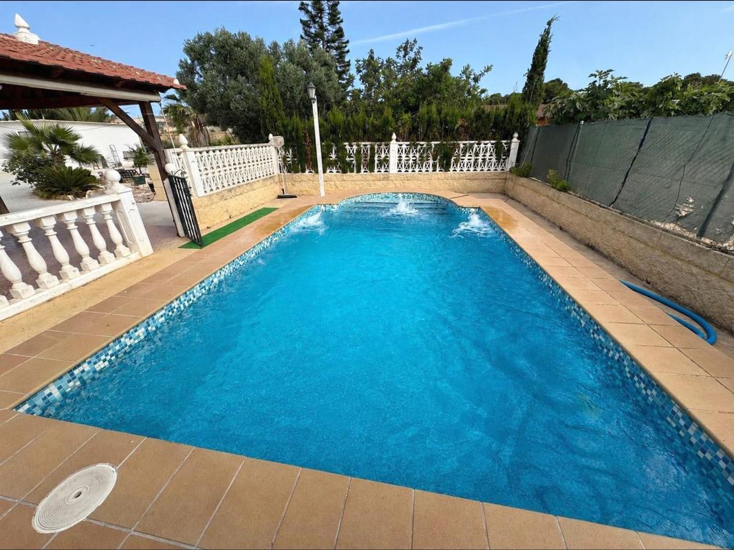 Propiedades en venta y alquiler en España photo 1