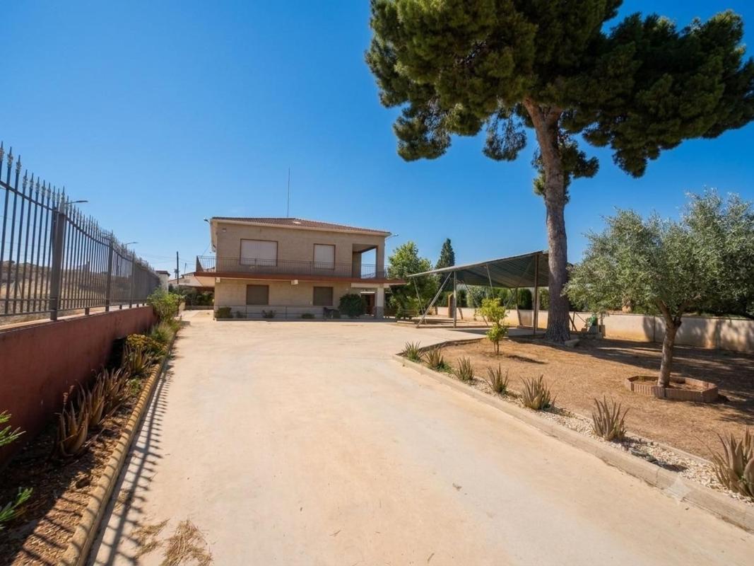 Propiedades en venta y alquiler en España photo 1
