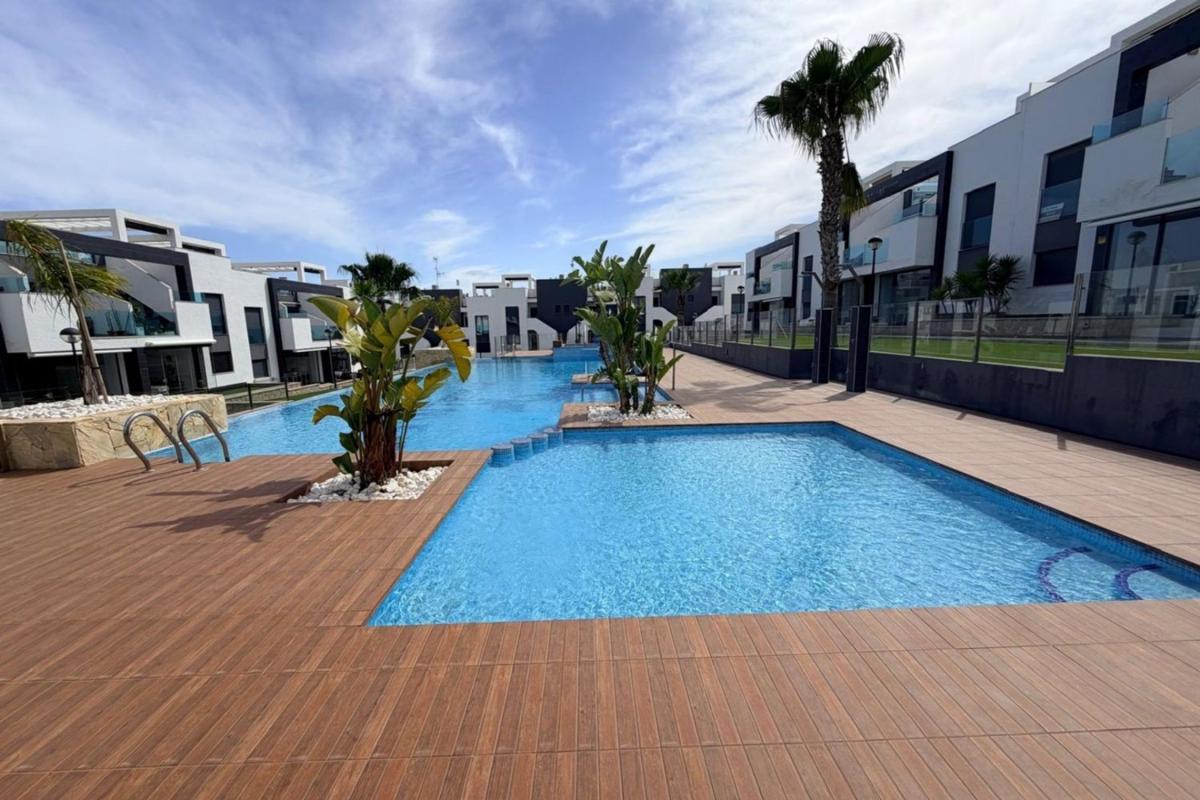 Продажа квартиры на Piso en Avenida Espuña, Los Balcones - Los Altos del Edén, Torrevieja, Торревьеха
photo 2