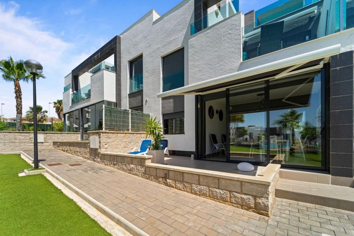 Продажа квартиры на Piso en Avenida Espuña, Los Balcones - Los Altos del Edén, Torrevieja, Торревьеха
photo 3