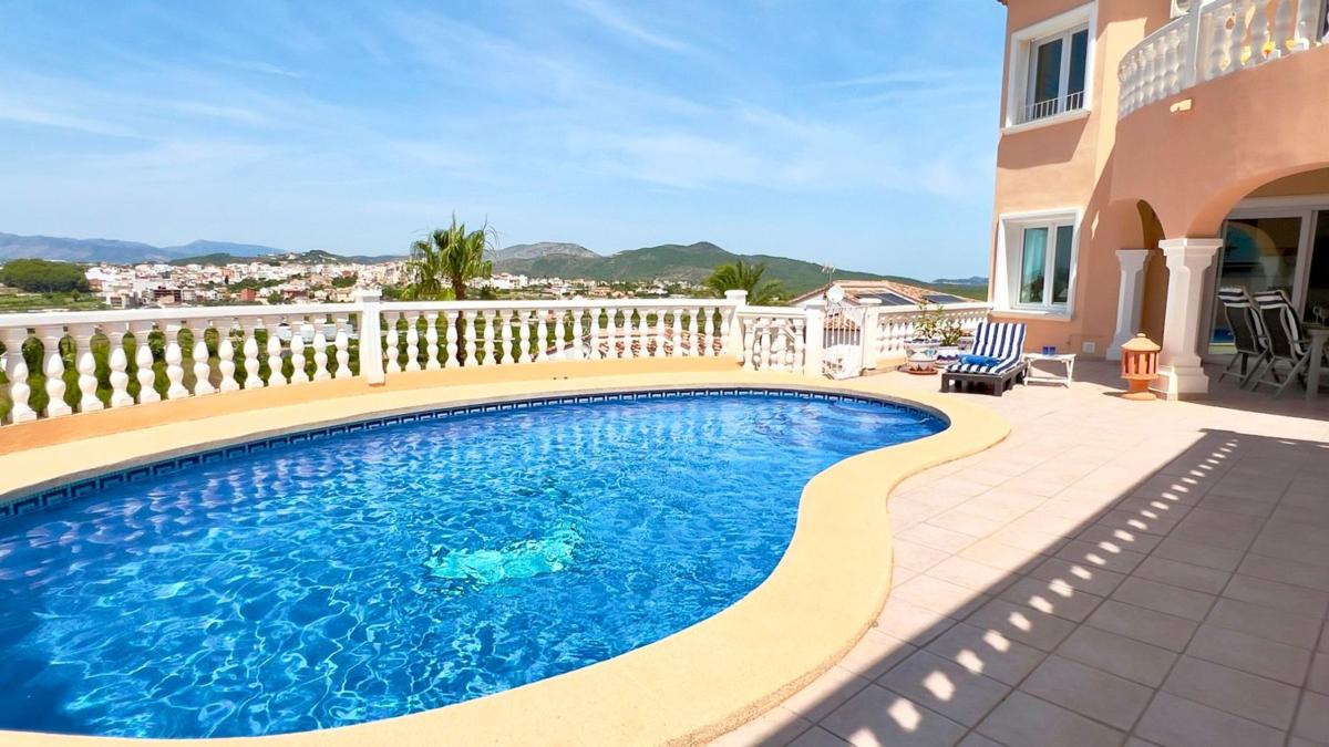Properties for sale and rent in Spain photo 2