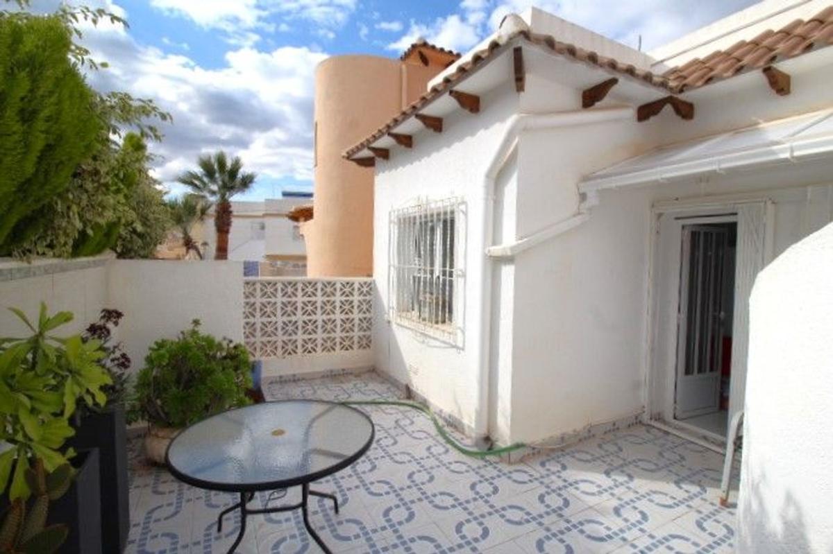 Sprzedaż szeregowego domku w  Chalet adosado en Calle Tulipán, Blue Lagoon - Galán, San Miguel de Salinas , San Miguel de Salinas photo 5