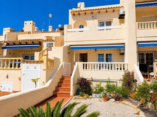 Chalet adosado en Avenida Ramblas de Oleza, 1, Las Ramblas, Orihuela photo 1