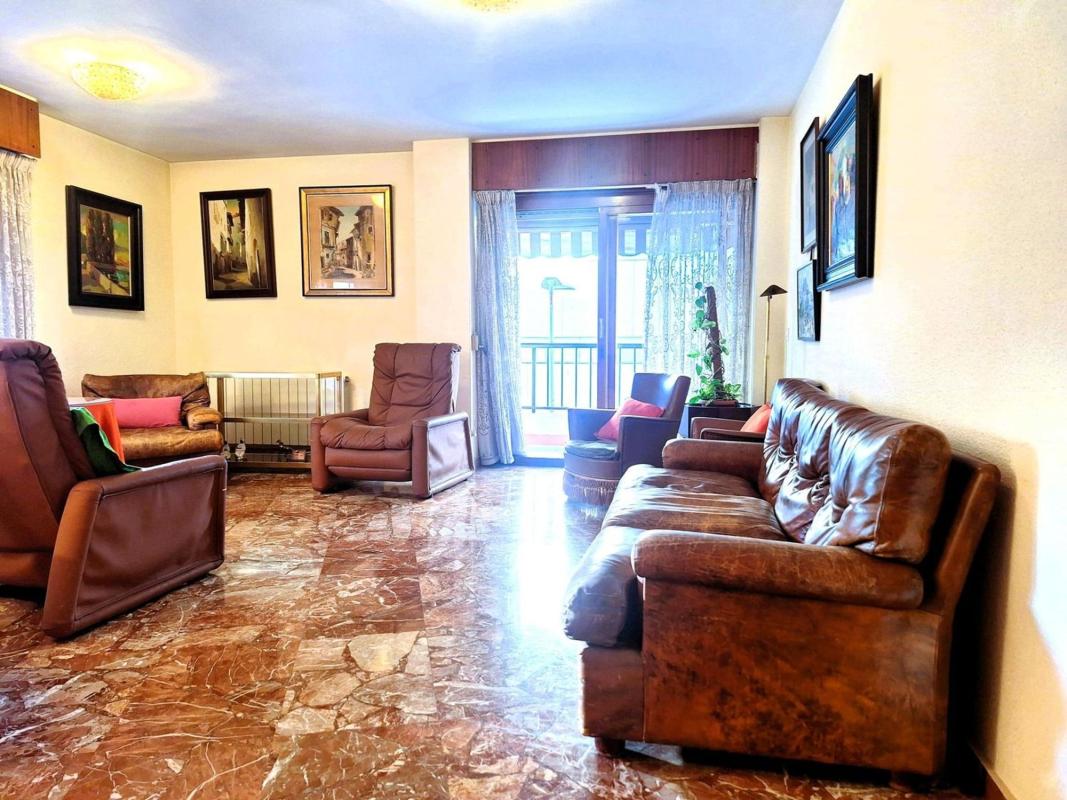Venta de piso en Piso en Avenida Maisonnave, Ensanche-Diputación, Alicante / Alacant, Alicante / Alacant
photo 2