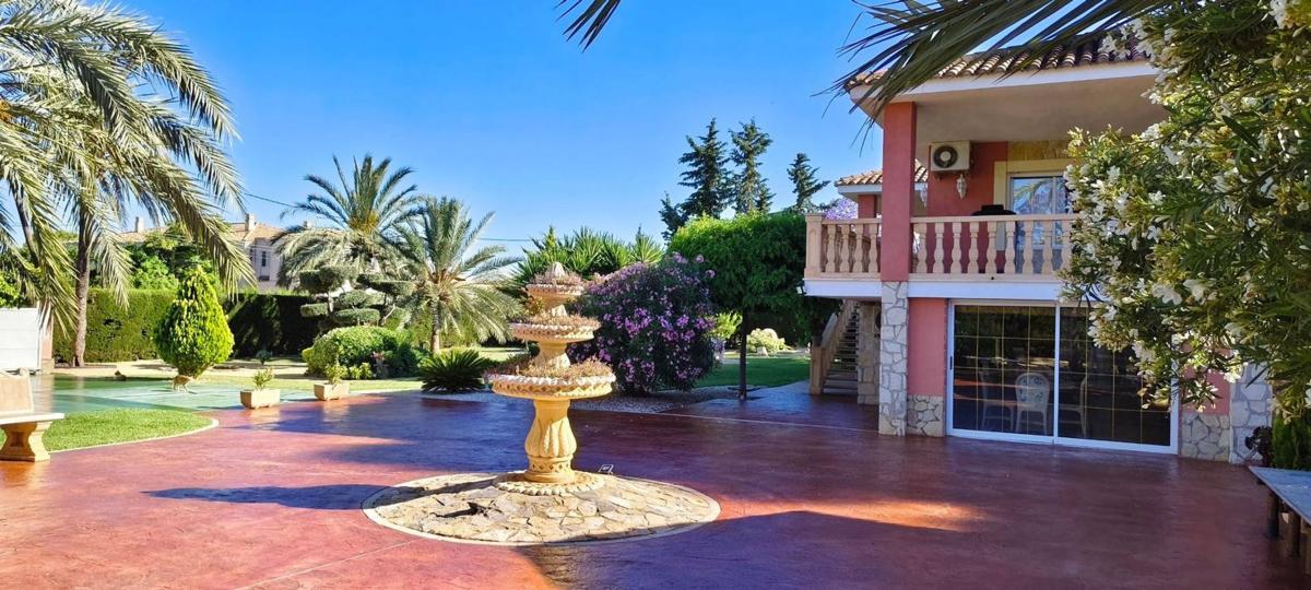 Propiedades en venta y alquiler en España photo 1