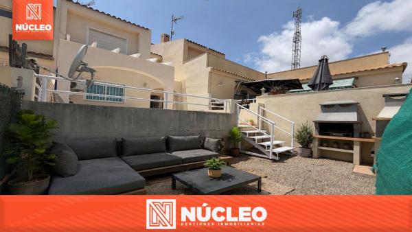 Chalet adosado en Calle del Volador, Pueblo Acantilado - Lanuza, El Campello photo 1