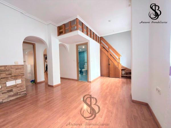 Sale of flat in Piso en Calle del General Aldave, Carolinas Bajas, Alicante / Alacant, Alicante
photo 1