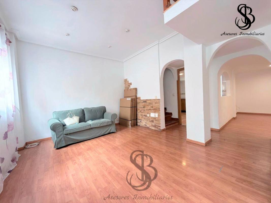 Sale of apartment in Piso en Calle del General Aldave, Carolinas Bajas, Alicante / Alacant, Alicante
photo 2