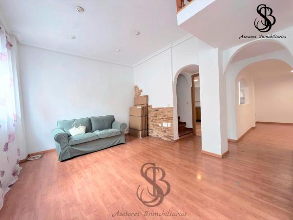 Sale of flat in Piso en Calle del General Aldave, Carolinas Bajas, Alicante / Alacant, Alicante
thumbnail 2