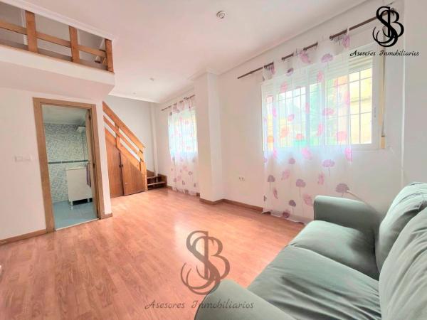 Sale of flat in Piso en Calle del General Aldave, Carolinas Bajas, Alicante / Alacant, Alicante
thumbnail 3