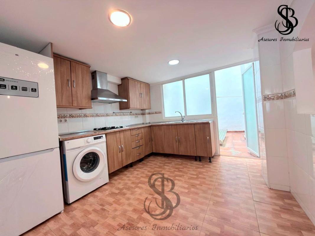 Sale of apartment in Piso en Calle del General Aldave, Carolinas Bajas, Alicante / Alacant, Alicante
photo 4