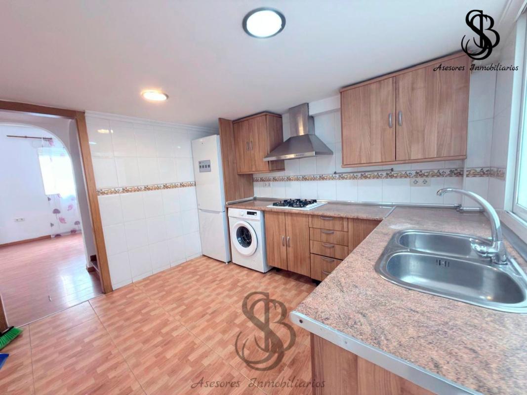Sale of apartment in Piso en Calle del General Aldave, Carolinas Bajas, Alicante / Alacant, Alicante
photo 5