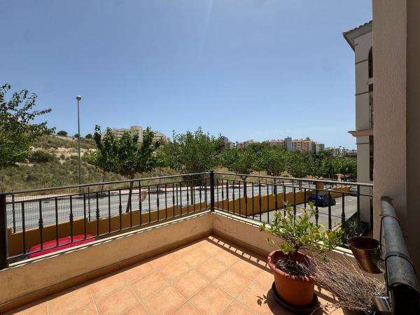Venta de piso en Piso en Calle del Ressol, 11, Bonalba-Cotoveta, Mutxamel, Mutxamel
thumbnail 1