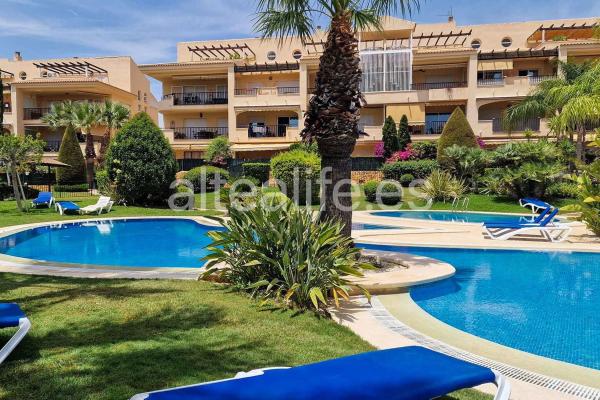 Продажа квартиры на Piso en Calle Isla de Altea, Zona de Mascarat, Altea, Алтея
thumbnail 2