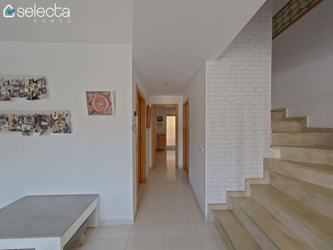 Properties for sale and rent in Spain photo 3