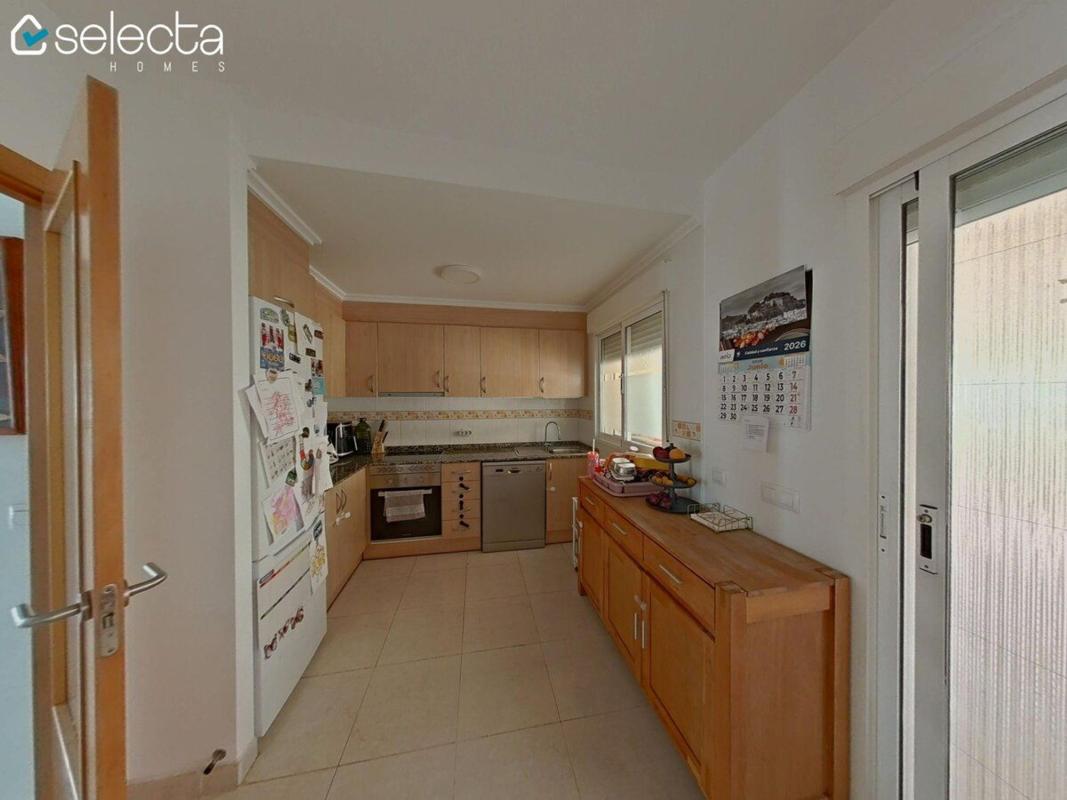 Properties for sale and rent in Spain photo 5