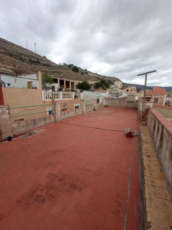 Edificio Residencial de 244m2 en venta en Jijona / Xixona photo 1