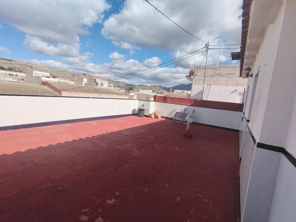 Edificio de uso mixto en Calle de las Nieves, San Crispín - Huerta Nueva - Estación, Elda thumbnail 2
