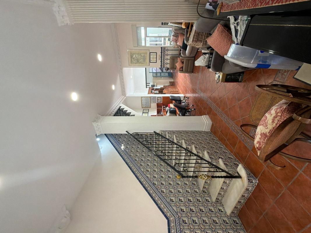 Edificio Residencial de 155m2 en venta en Elche / Elx photo 1