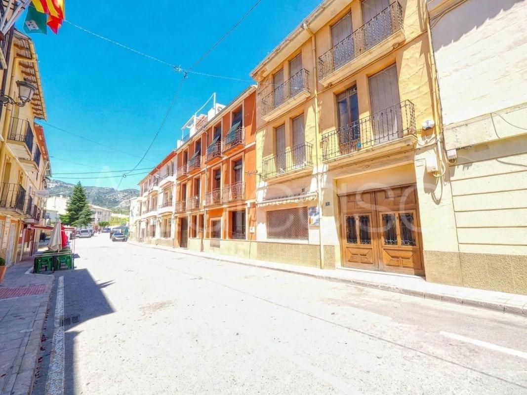 Здание Жилой площадью 688м2 на продажу в Торремансас photo 3
