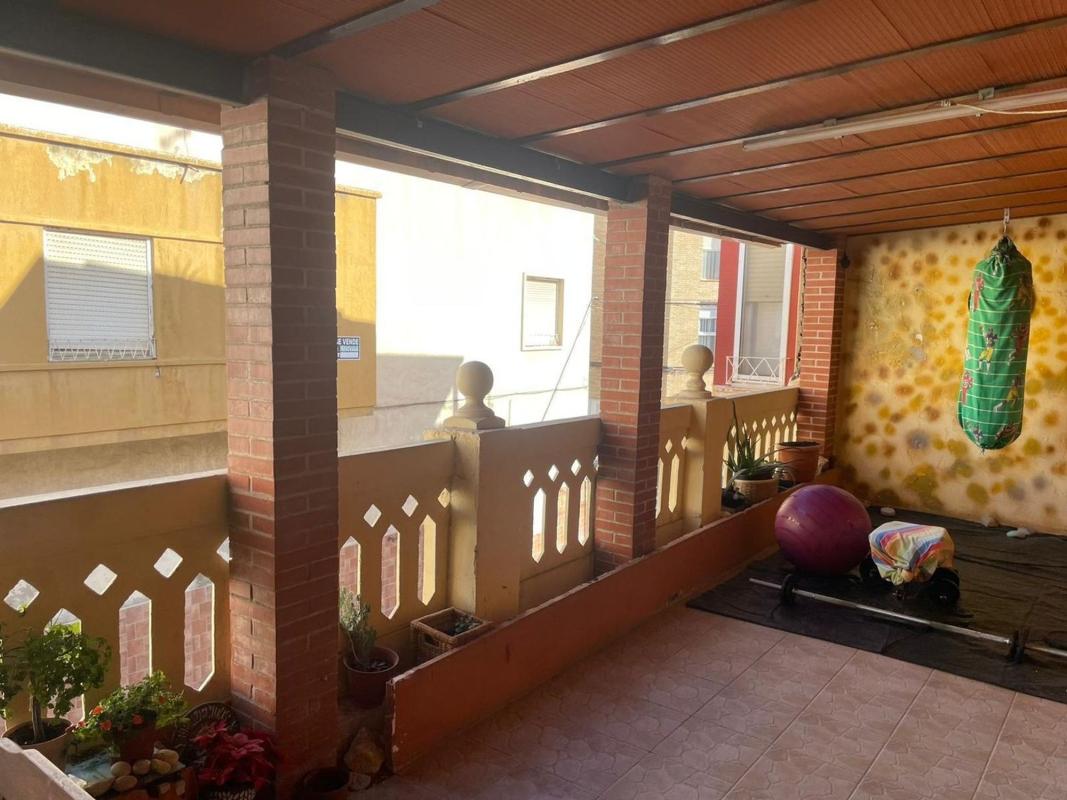 Здание Жилой площадью 240м2 на продажу в Аликанте / Алакант photo 1