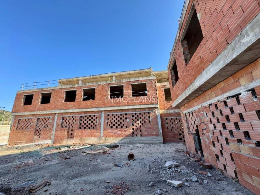 Здание Жилой площадью 1754м2 на продажу в Касталья photo 2