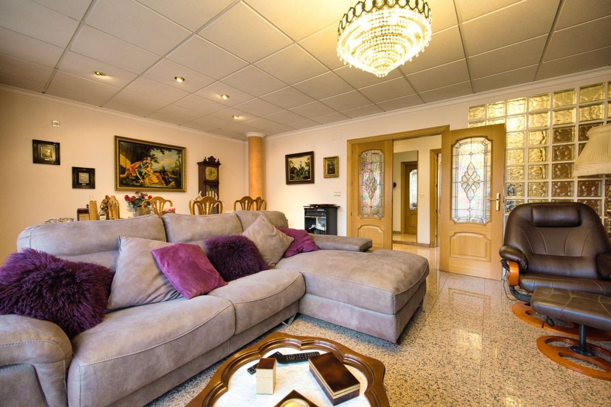Edificio Residencial de 881m2 en venta en Cocentaina photo 2