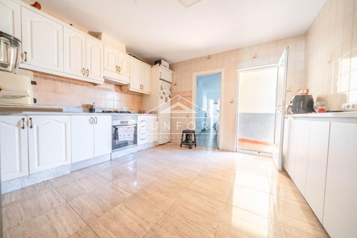 Здание Жилой площадью 290м2 на продажу в Пилар де ла Орадада photo 3