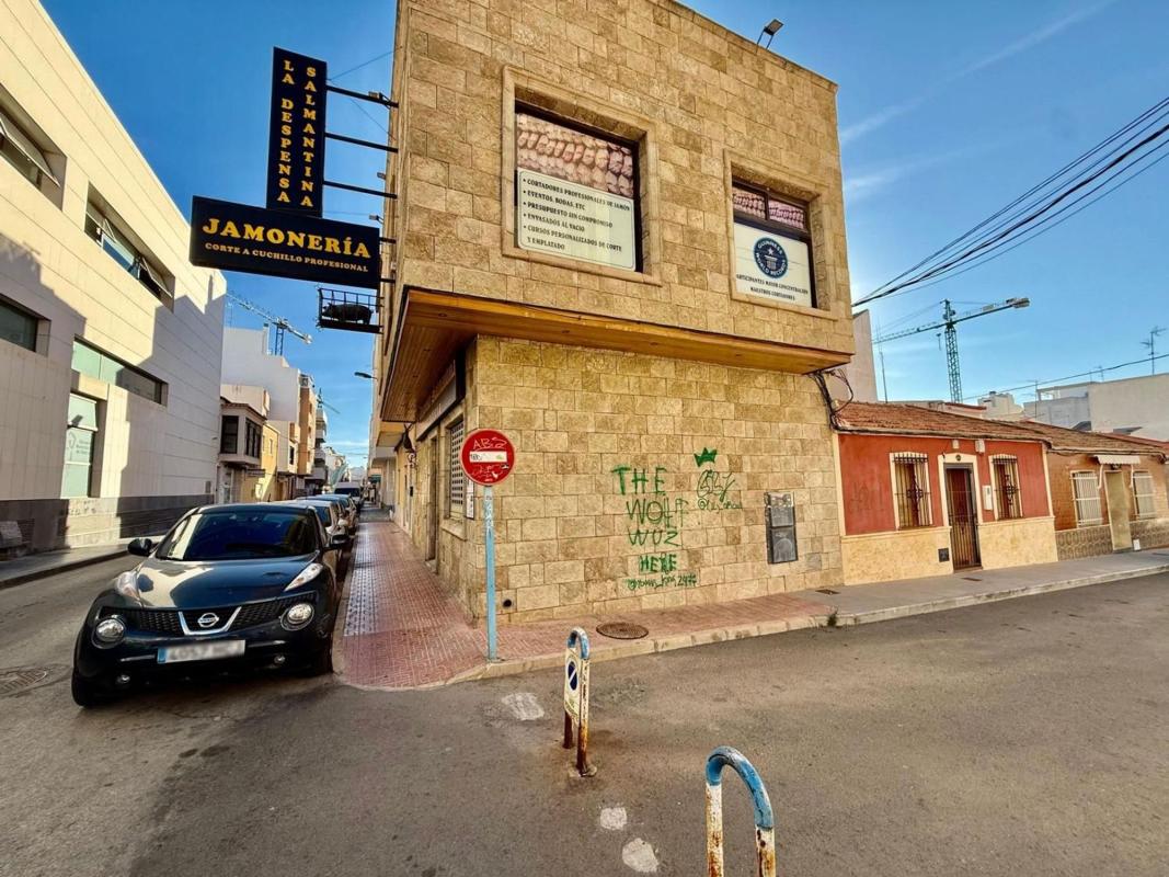 Edificio Residencial de 206m2 en venta en Torrevieja photo 2