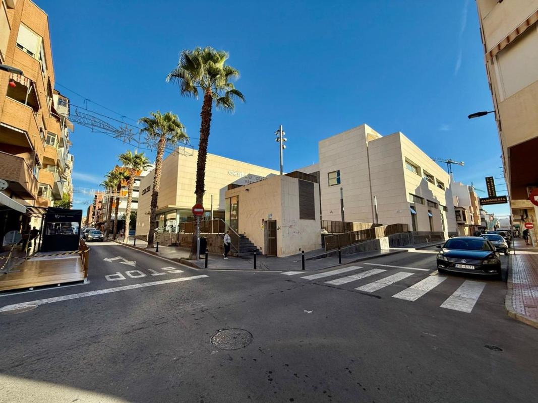 Edificio Residencial de 206m2 en venta en Torrevieja photo 4