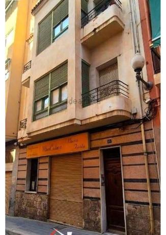 Edificio de uso mixto en Calle València, Carolinas Bajas, Alicante / Alacant photo