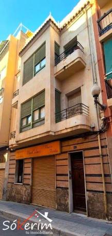Edificio de uso mixto en Calle València, Carolinas Bajas, Alicante / Alacant photo 1