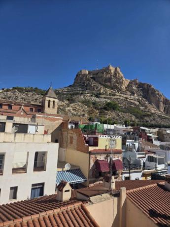Edificio en Calle de Toledo, Casco Histórico-Santa Cruz, Alicante / Alacant thumbnail 1