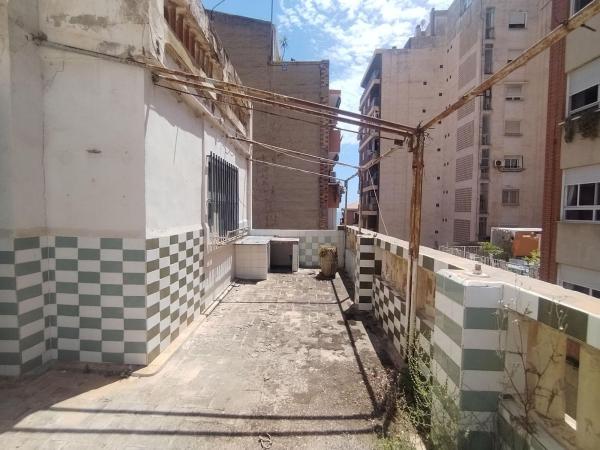 Edificio en Raval Roig-Virgen del Socorro, Alicante / Alacant photo 1