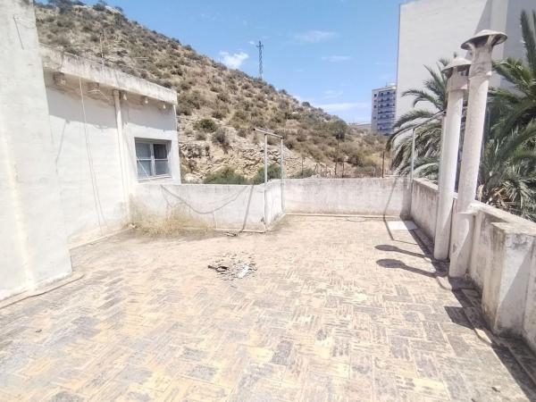 Edificio en Raval Roig-Virgen del Socorro, Alicante / Alacant photo 4