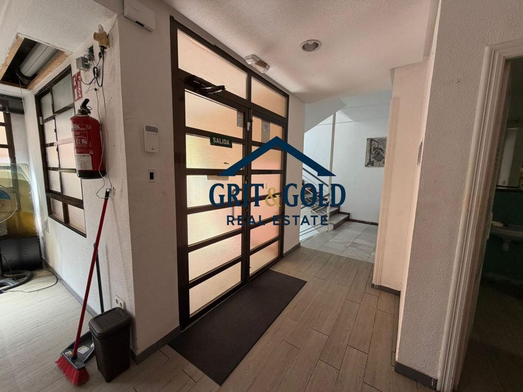 Здание Жилой площадью 600м2 на продажу в Санта Пола photo 2