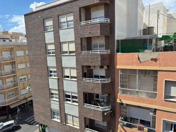 Edificio en Calle Joaquín Chapaprieta, 20, Centro - Muelle Pesquero, Torrevieja thumbnail 1