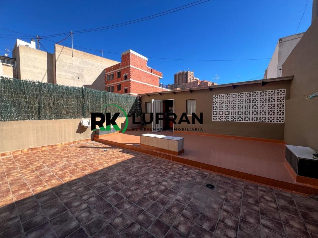 Budynek Mieszkalny o powierzchni 230m2 na sprzedaż w Alicante / Alacant photo 4