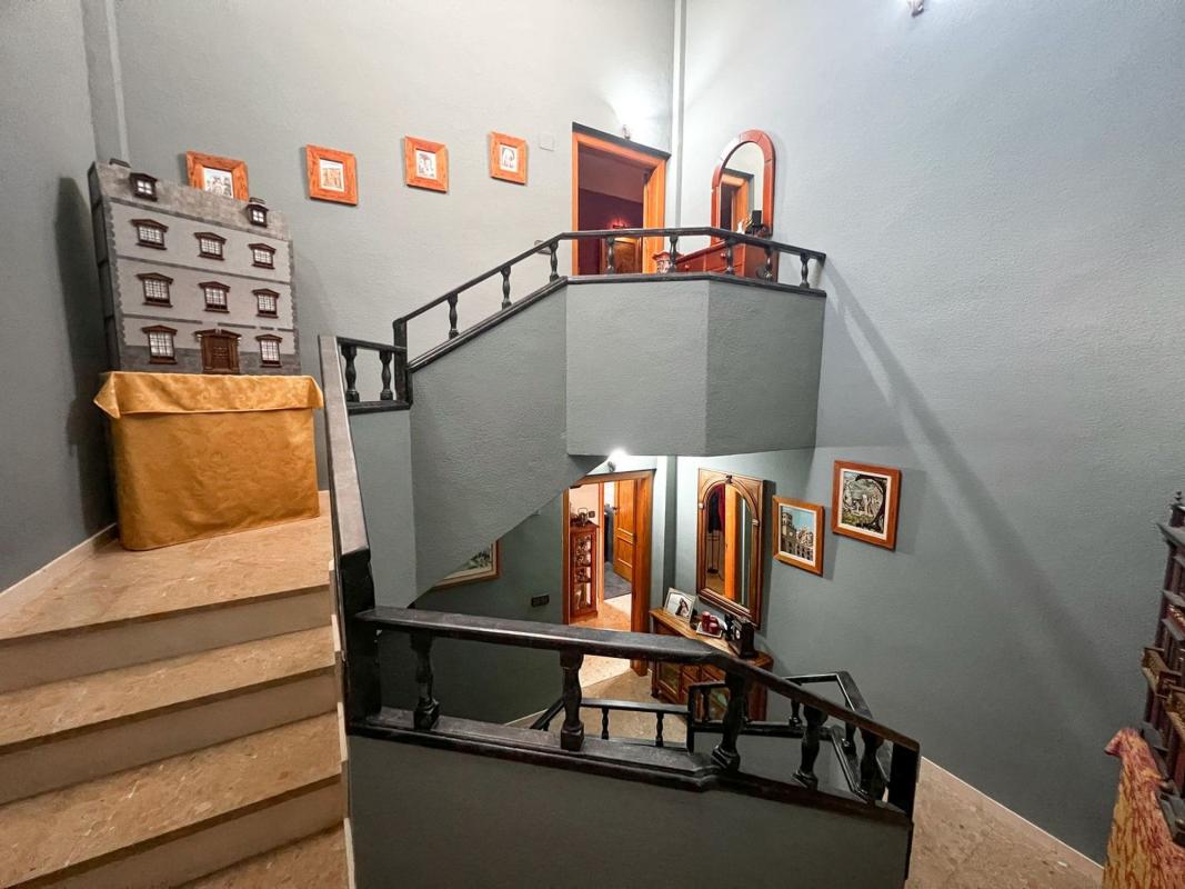 Здание Жилой площадью 360м2 на продажу в Аликанте / Алакант photo 3