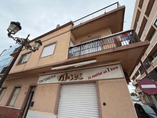 Edificio residencial en Avenida del País Valencià, 82, Zona Pueblo, Guardamar del Segura thumbnail 1