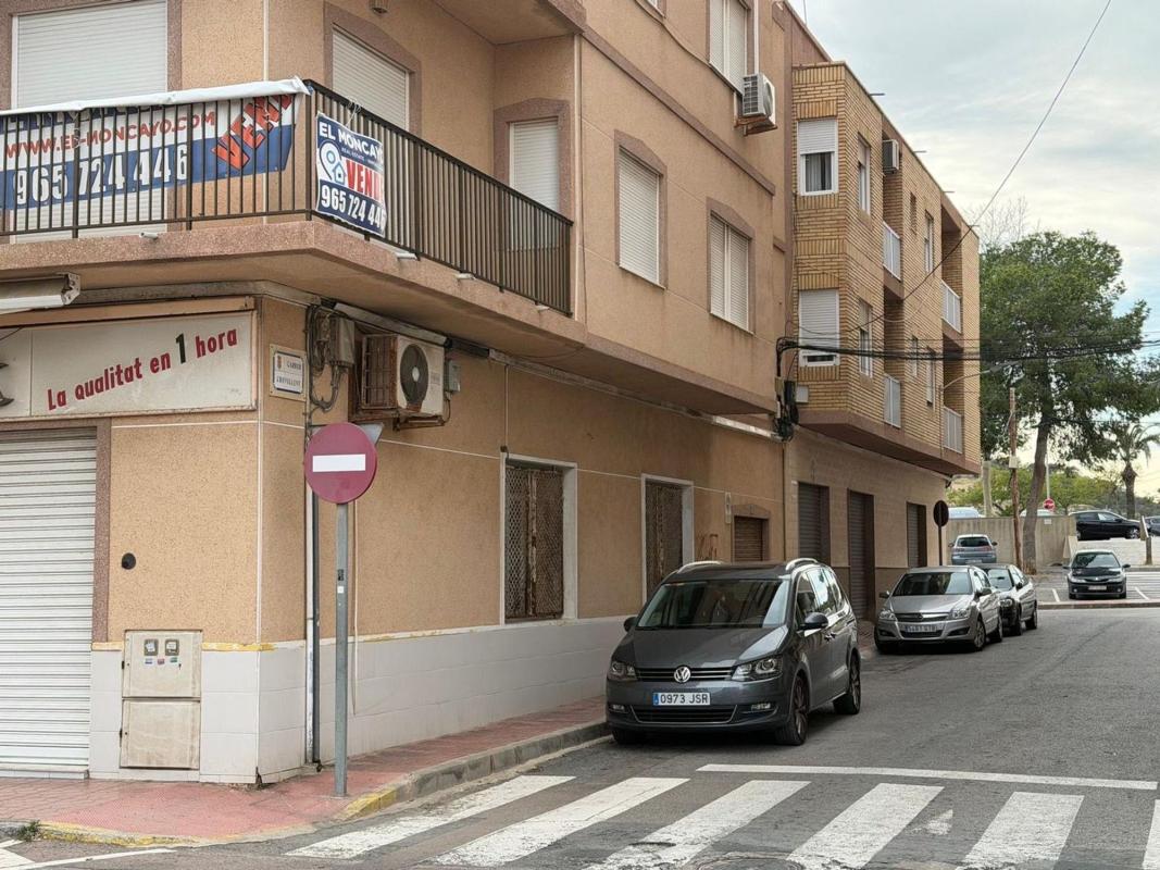 Building Residential of 240m2 for sale in Guardamar del Segura photo 3