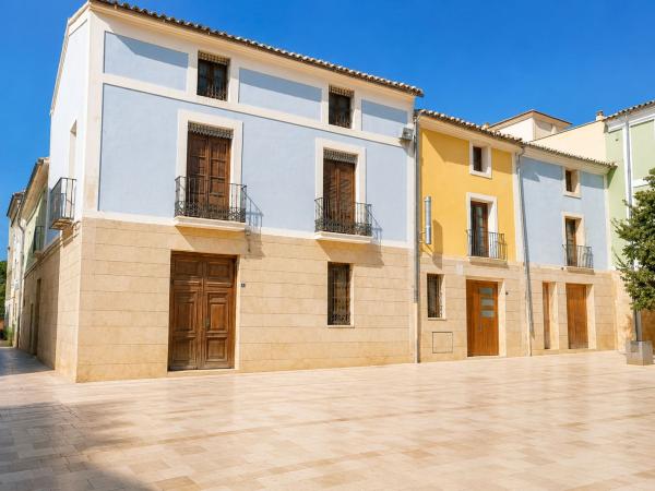 Edificio de uso mixto en Plaza Luis Foglietti, Santa Faz, Alicante / Alacant photo 1